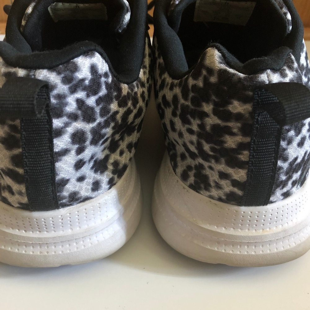 Champion Walking Black and White Shoes 11 - Picture 5 of 6